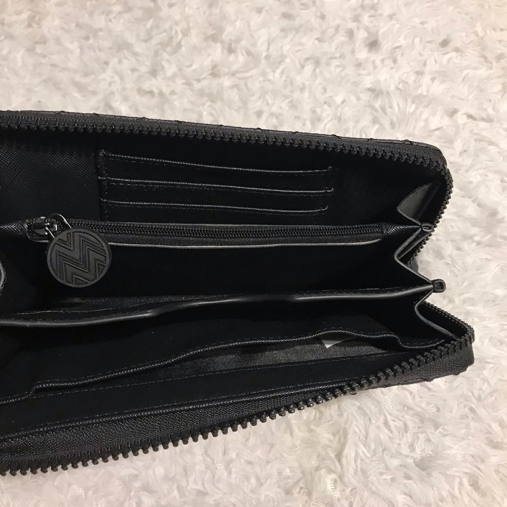 Macbeth Collection Wallet - Picture 6 of 7